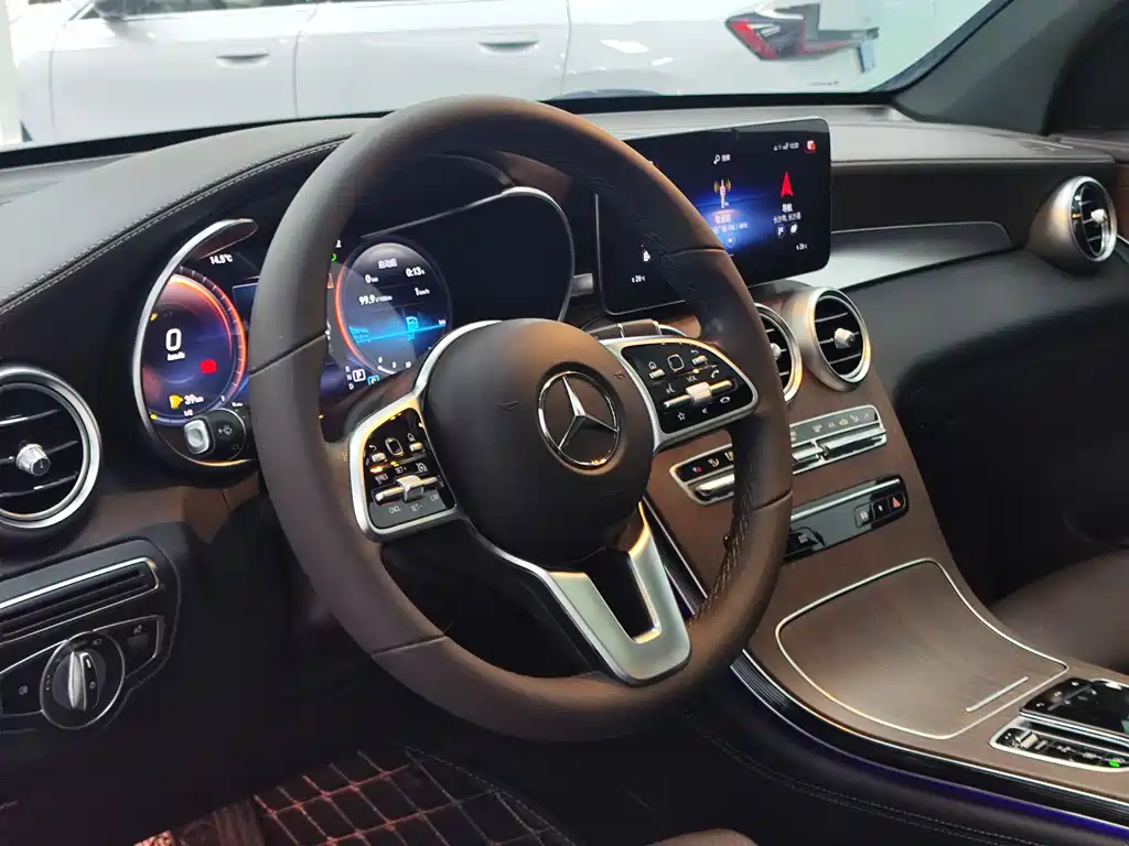 MERCEDES-BENZ GLC