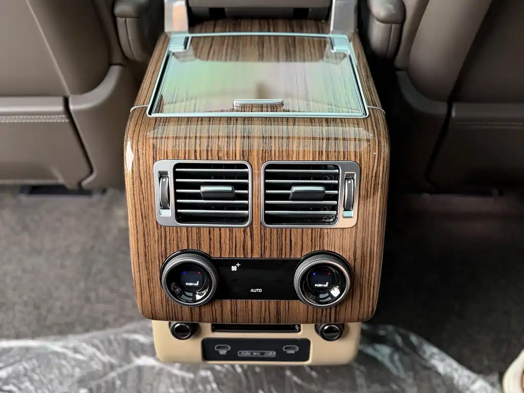 Land Rover Range Rover — миниатюра 10