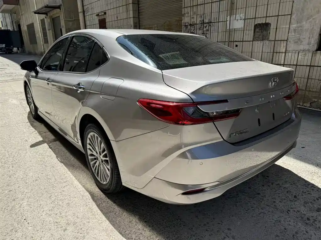TOYOTA CAMRY