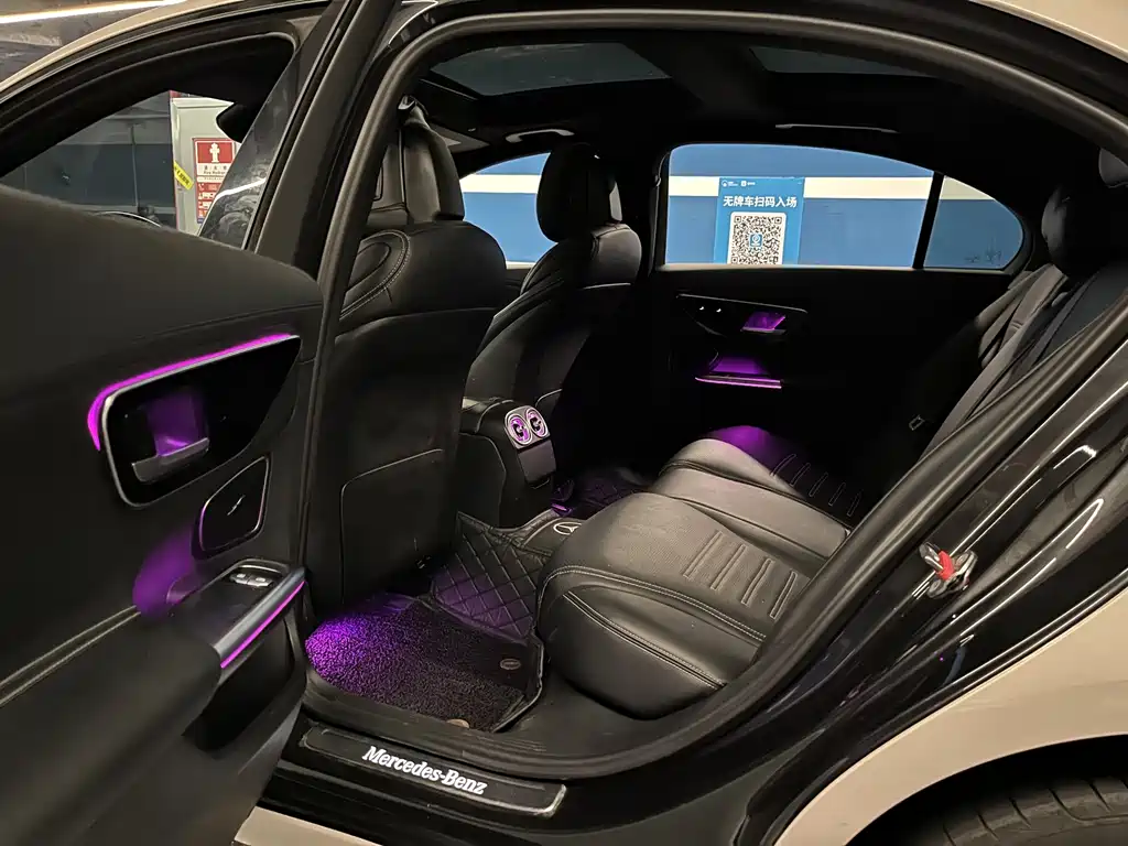 Mercedes-Benz C-Class — миниатюра 7