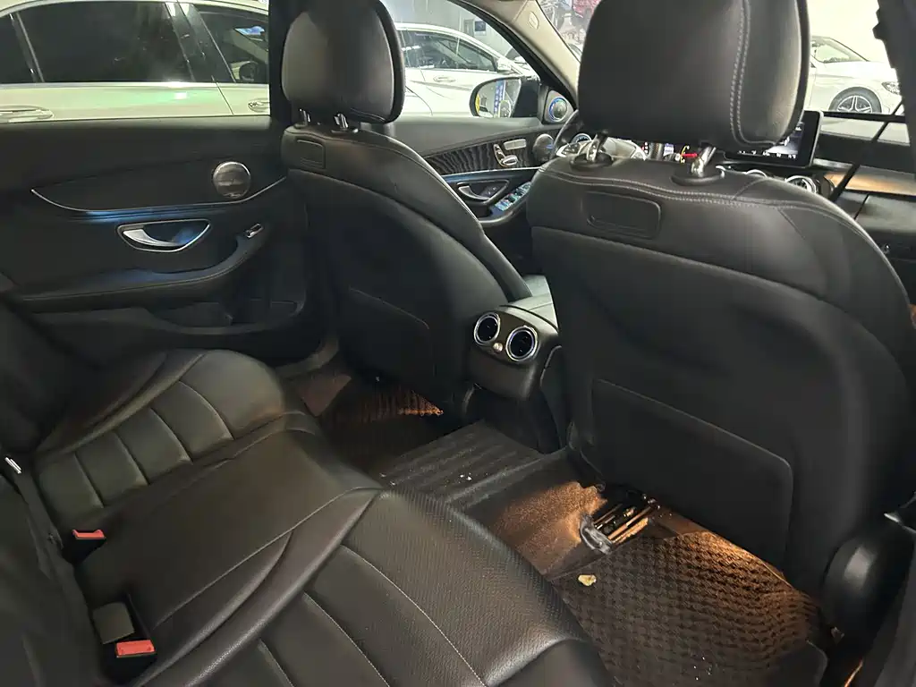 Mercedes-Benz C-Class — миниатюра 4