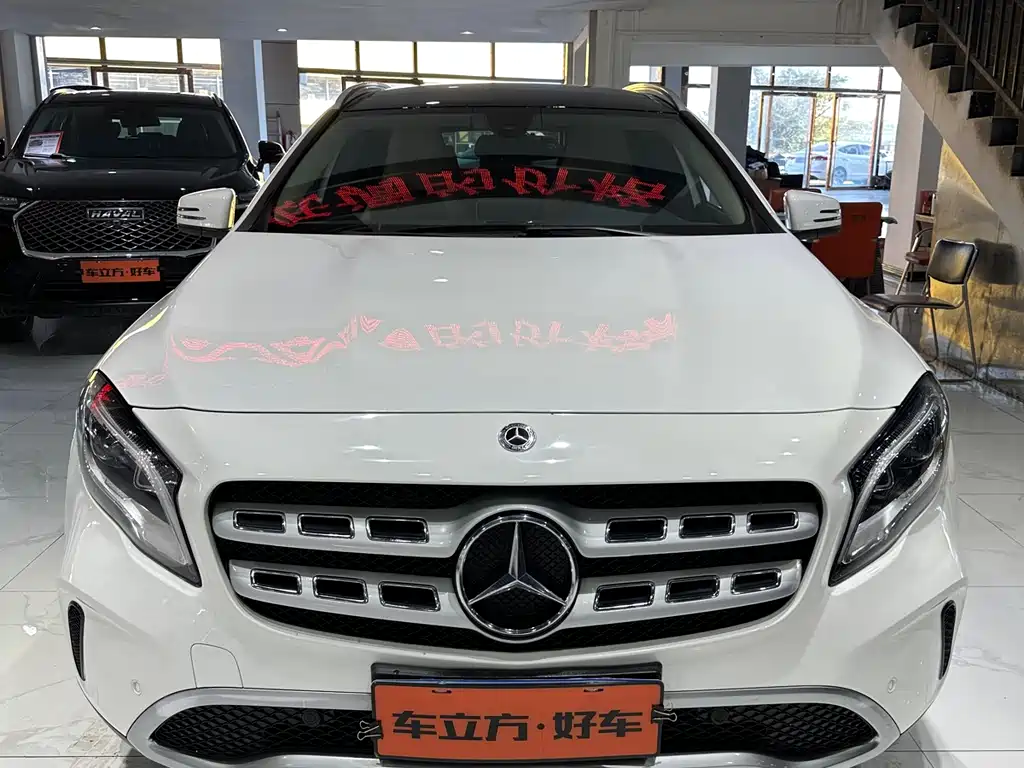 Mercedes-Benz GLA 2018 GLA 200 Fashion