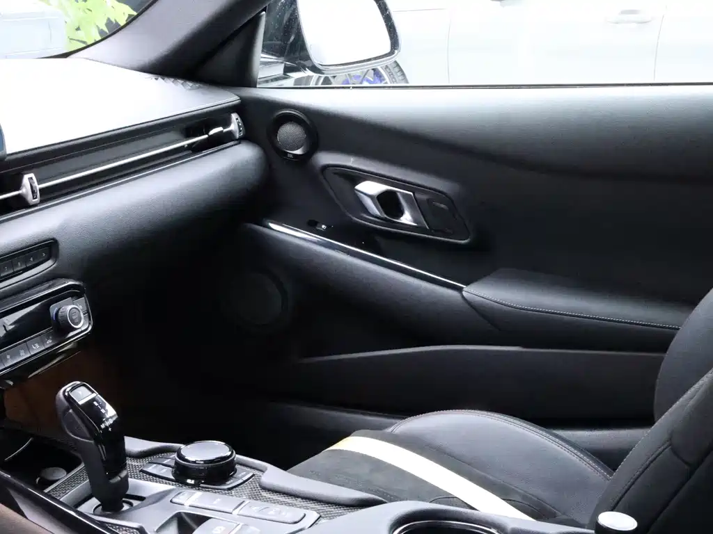 Toyota Supra — миниатюра 9