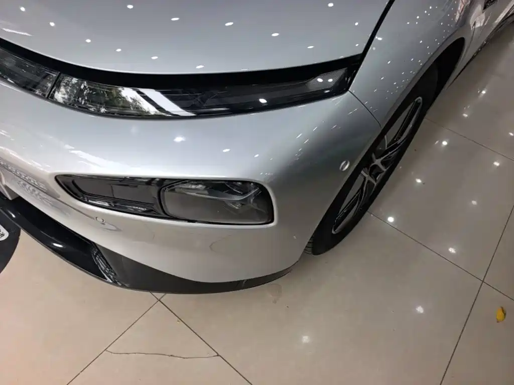 XPeng P7 — миниатюра 24