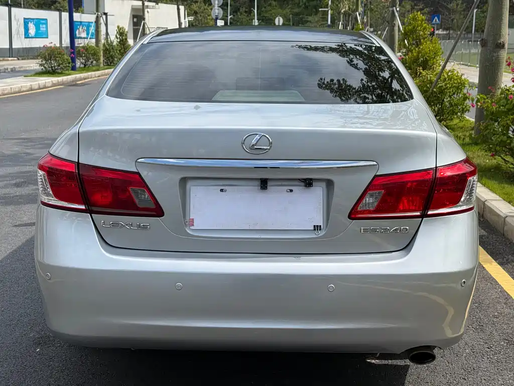 Lexus ES — миниатюра 5
