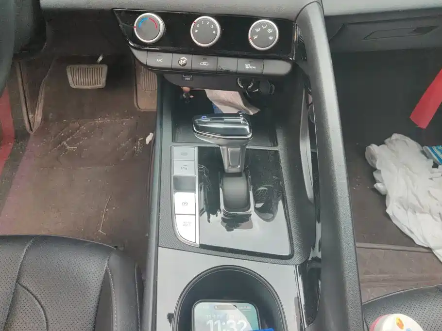 Hyundai Elantra — миниатюра 16