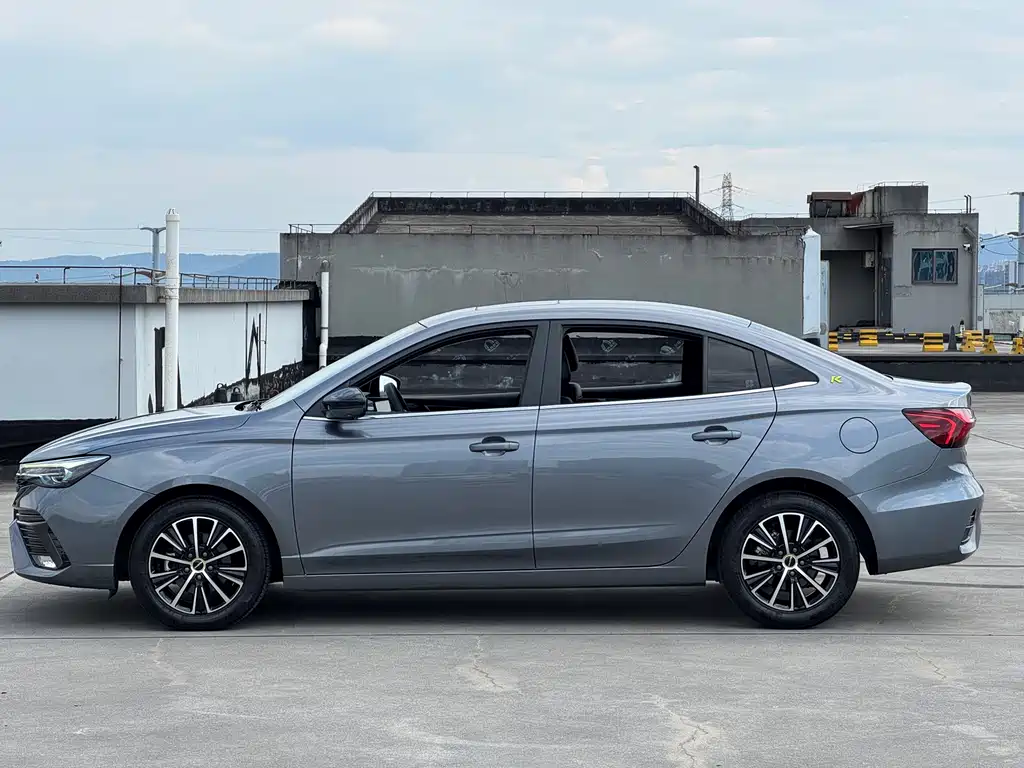 Roewe i5 — миниатюра 5