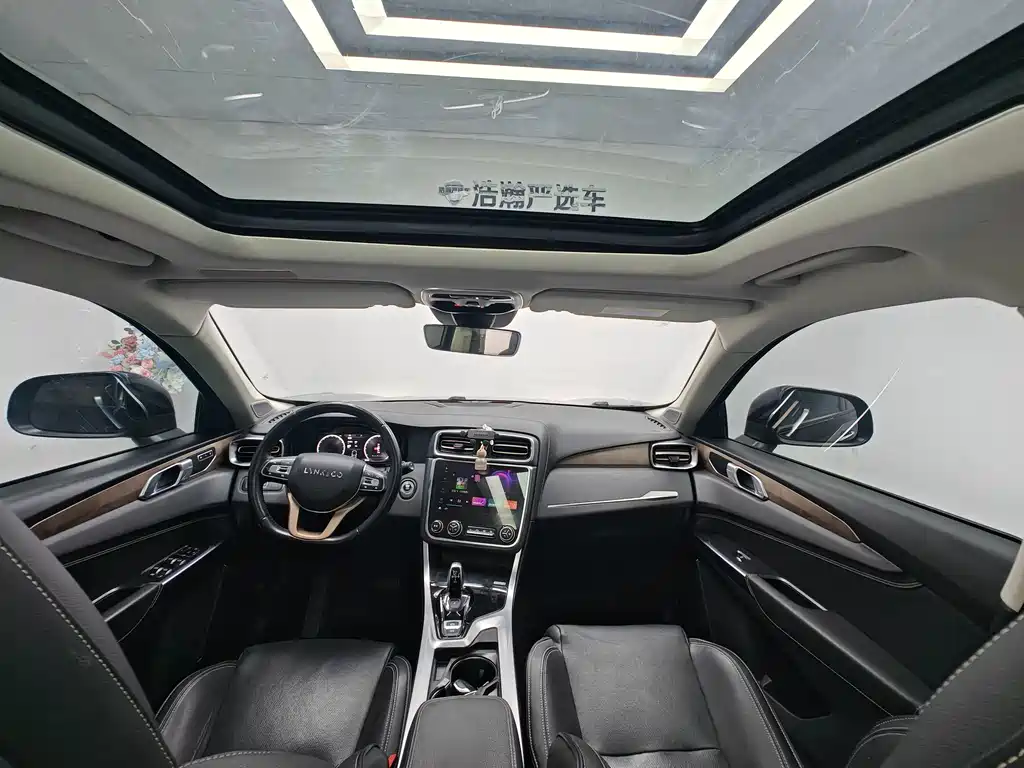 Lynk & Co 01 — миниатюра 9