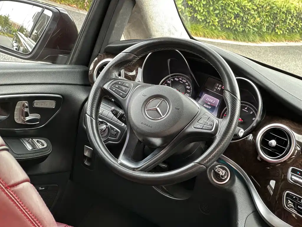 Mercedes-Benz V-Class — миниатюра 15