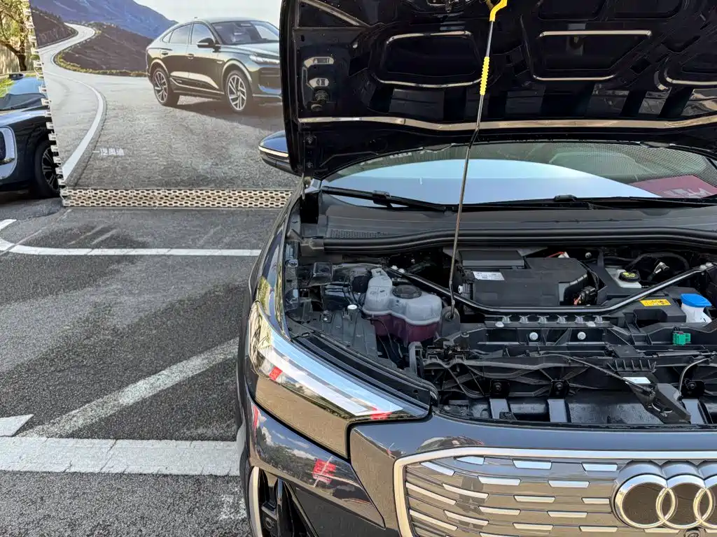 Audi Q4 e-tron — миниатюра 26