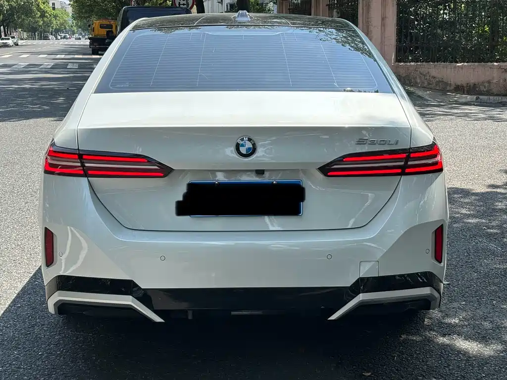 BMW 5 Series — миниатюра 22