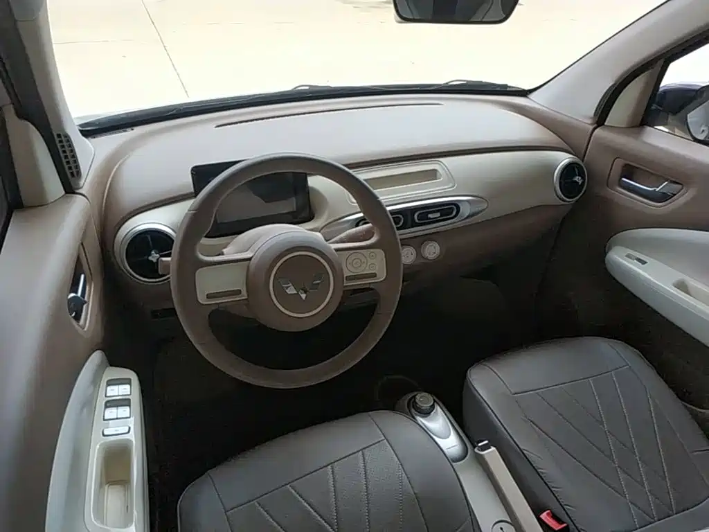 Wuling MINIEV — миниатюра 6