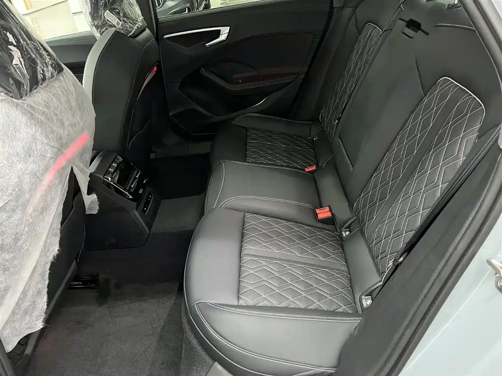 Audi A5L — миниатюра 13