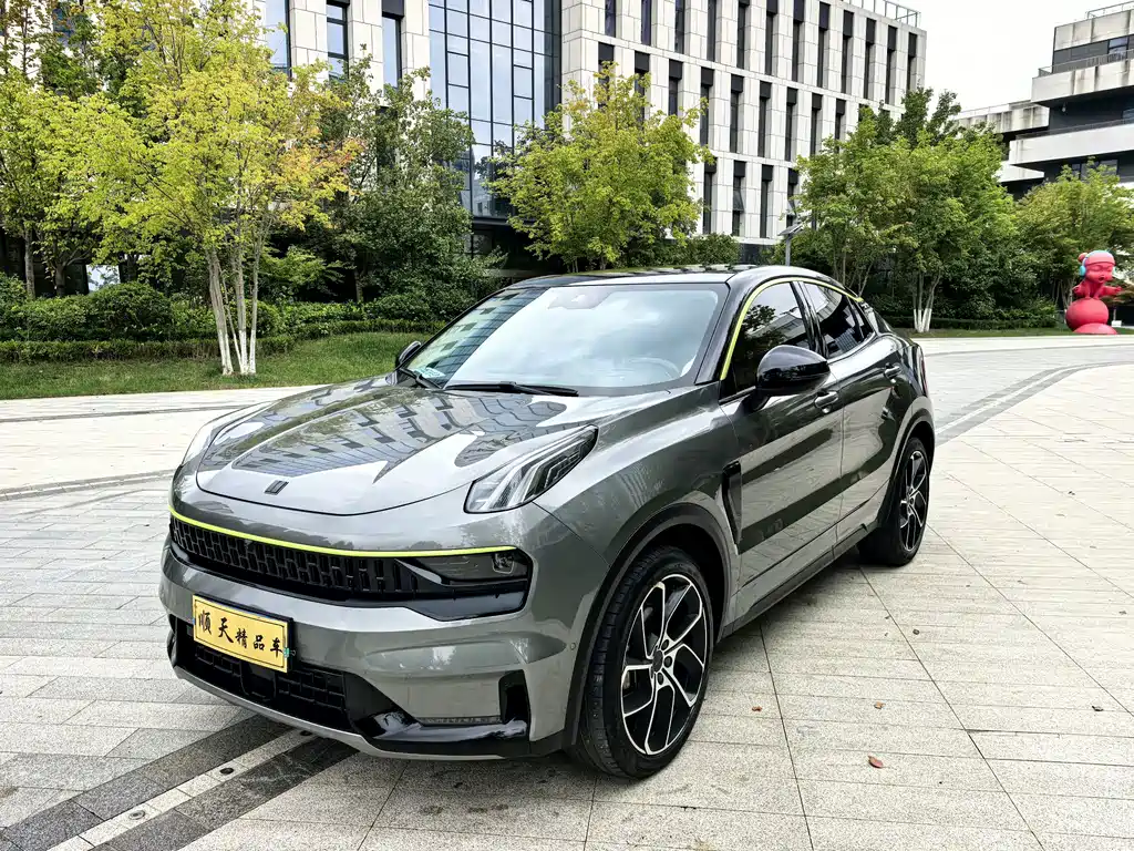 Lynk & Co 05