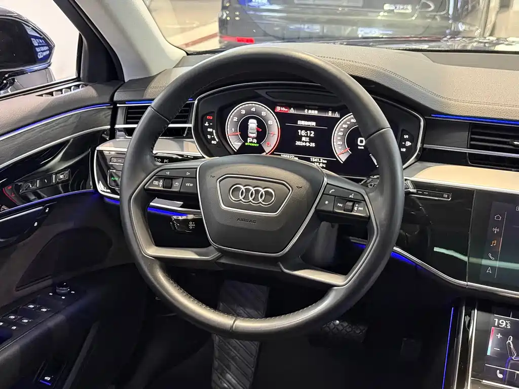 Audi A8 — миниатюра 5