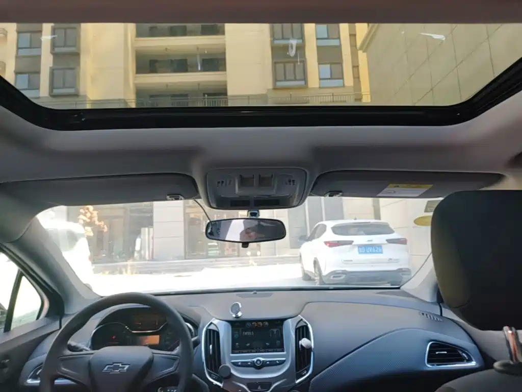 Chevrolet Cruze — миниатюра 18