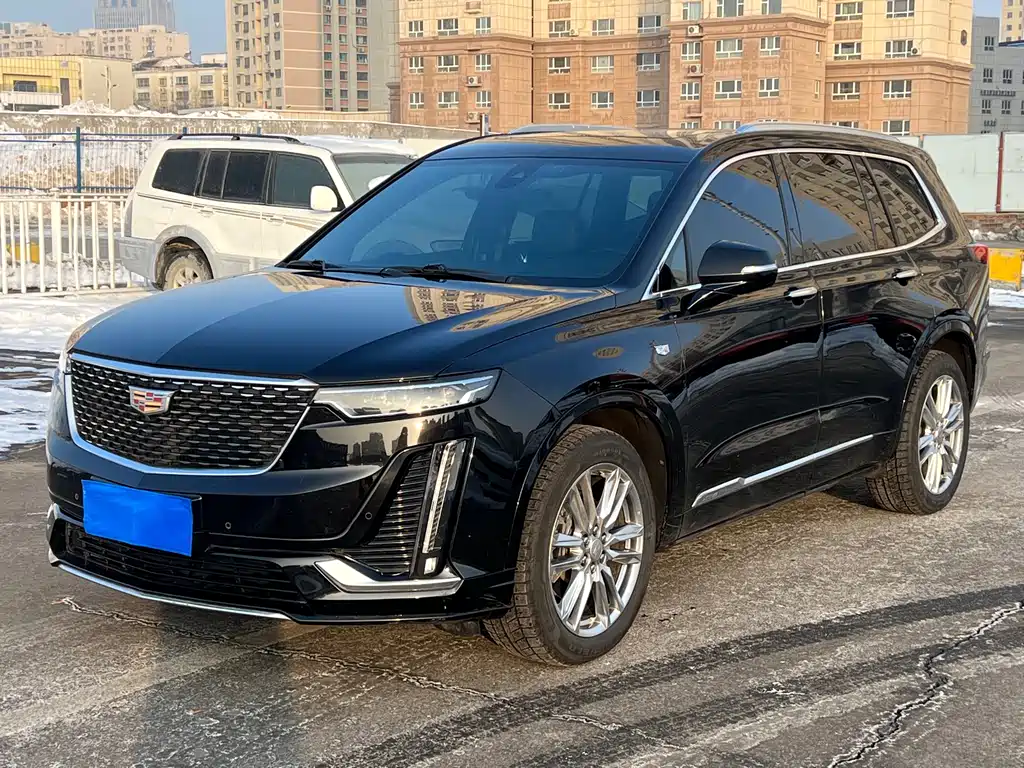 CADILLAC XT6