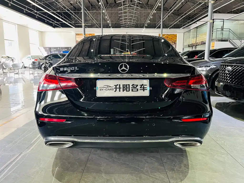 Mercedes-Benz E-Class — миниатюра 4