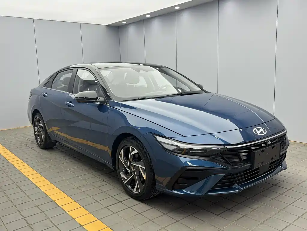 Hyundai Elantra 2023 1.5L CVT TOP Flagship