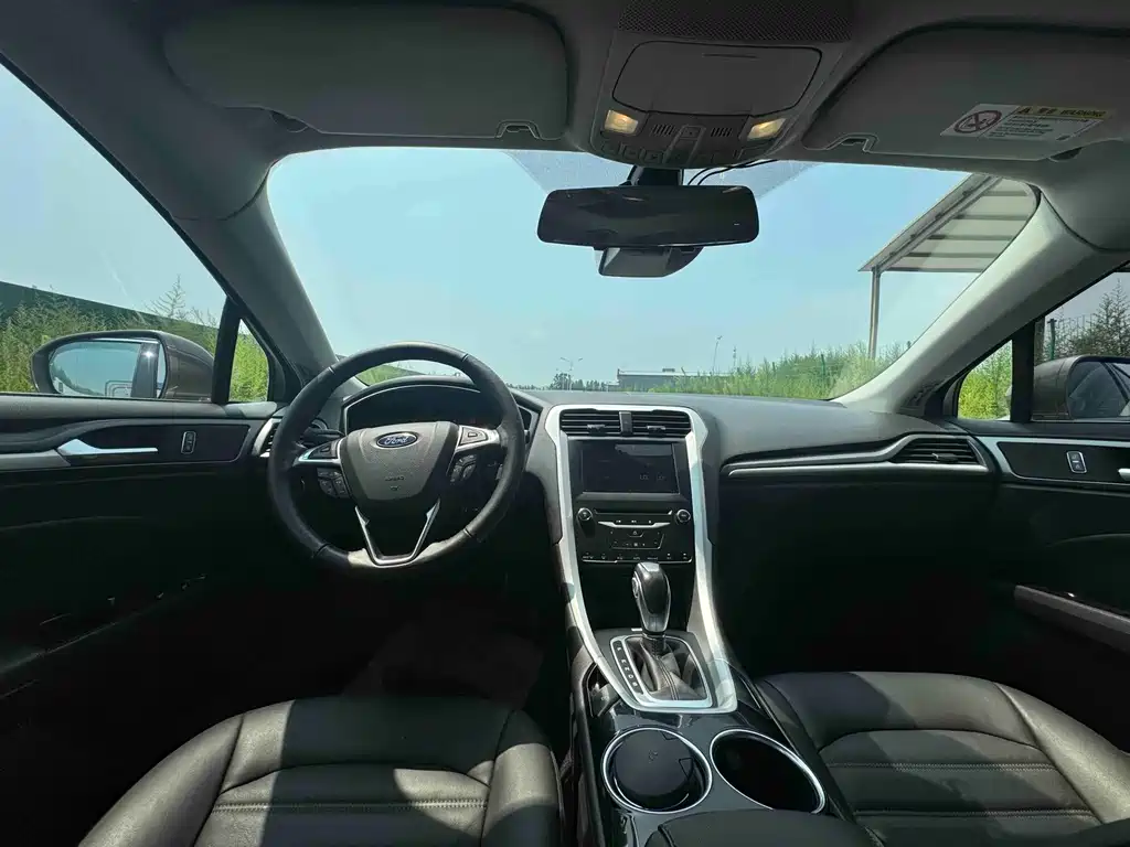 Ford Mondeo — миниатюра 12
