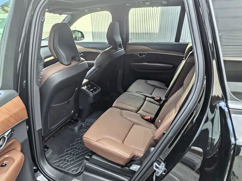 Volvo XC90 — миниатюра 8