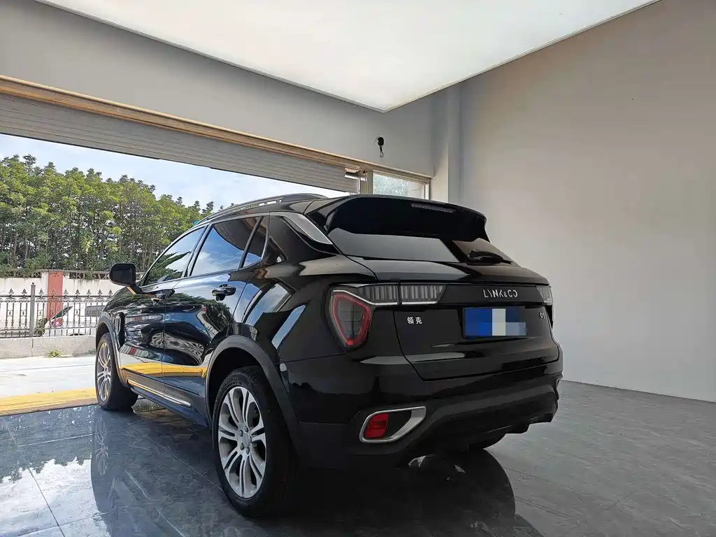 Lynk & Co 01 — миниатюра 5