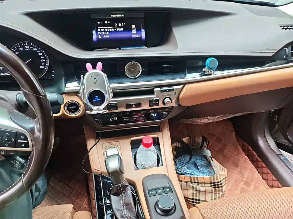 Lexus ES — миниатюра 14