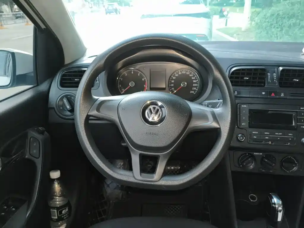 Volkswagen Polo — миниатюра 11