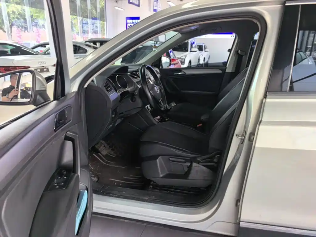 Volkswagen Tiguan L — миниатюра 16