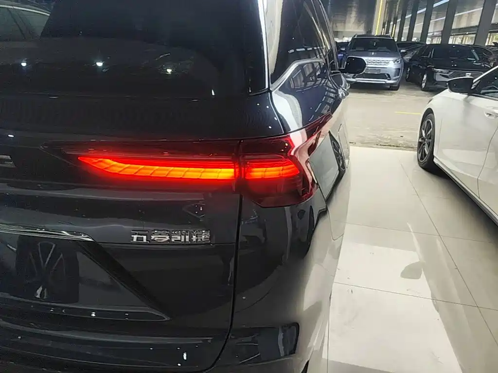 Wuling Victory — миниатюра 8