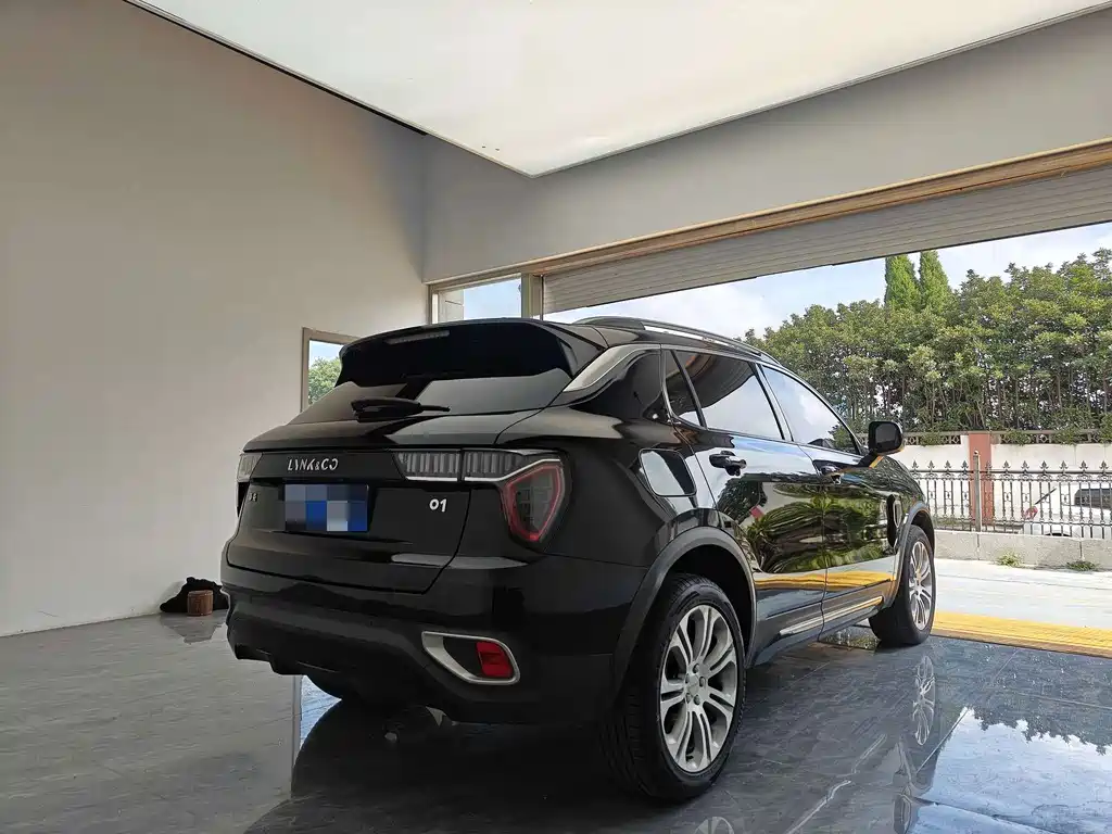 Lynk & Co 01 — миниатюра 6