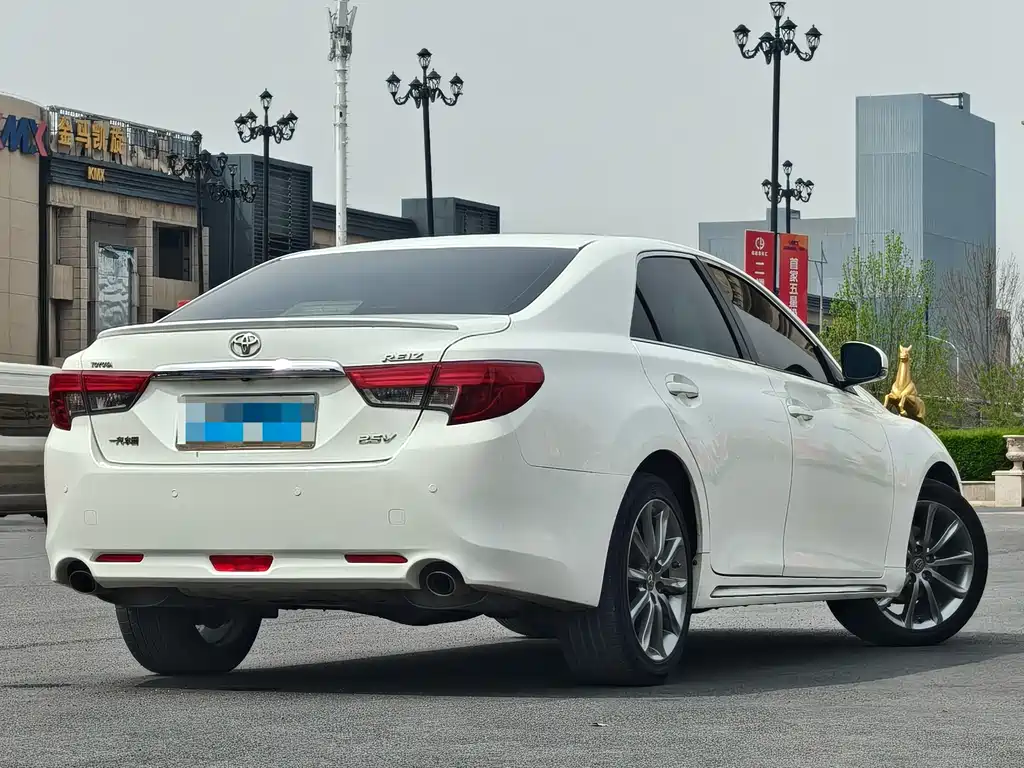 Toyota Reiz 2013 2.5V