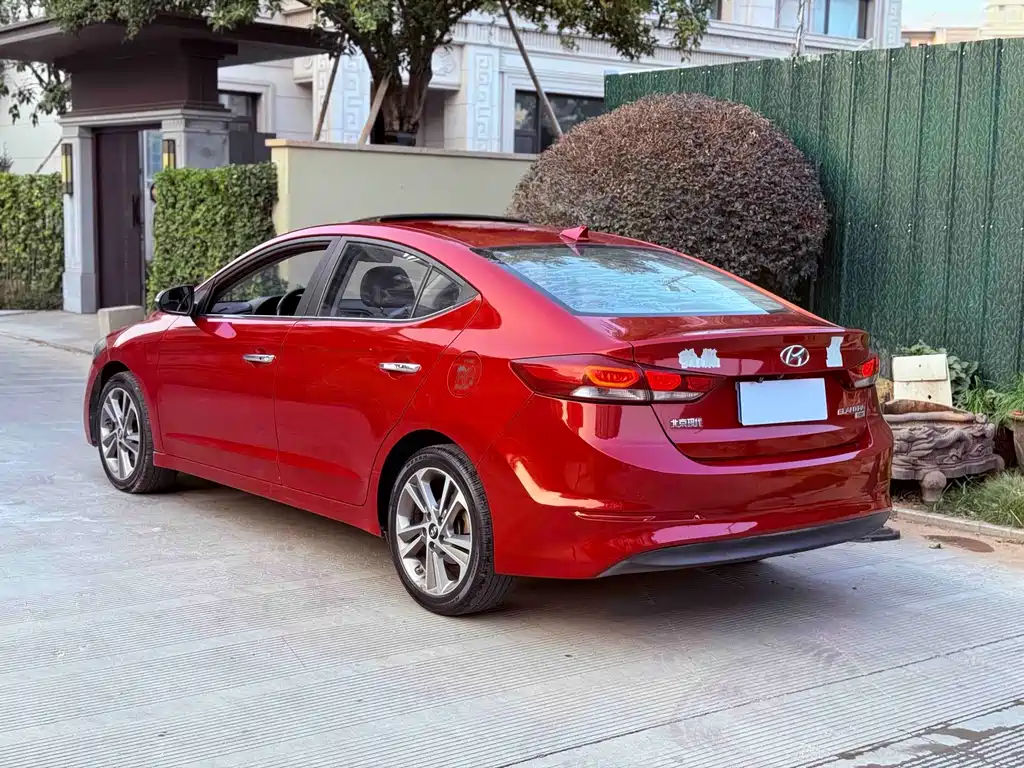 Hyundai Elantra — миниатюра 7