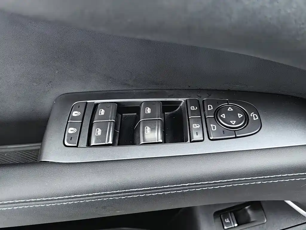 BYD Sealion 07 EV — миниатюра 9