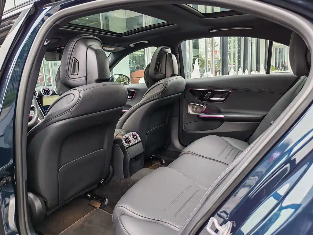 Mercedes-Benz C-Class — миниатюра 16