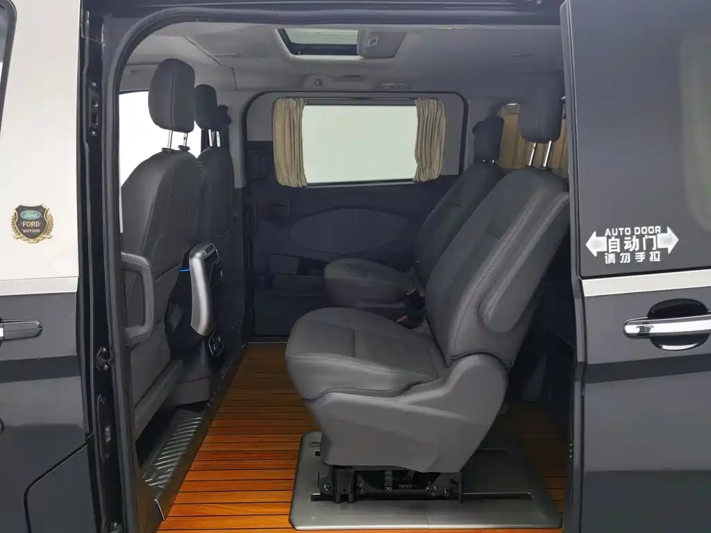 Ford Tourneo — миниатюра 15