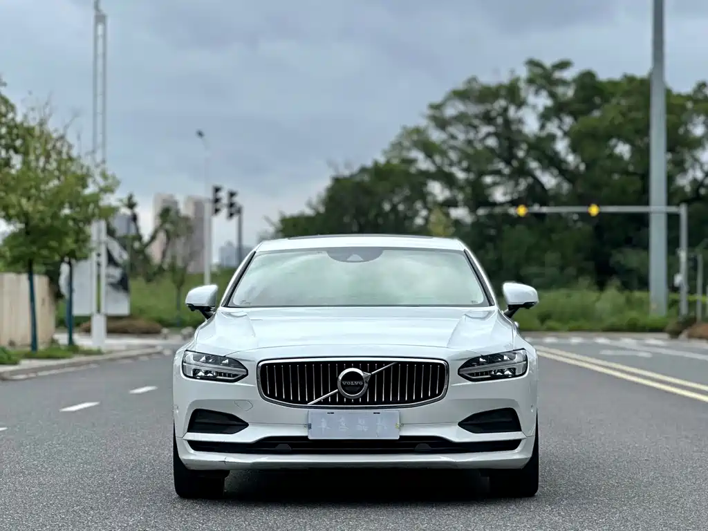 Volvo S90 — миниатюра 3