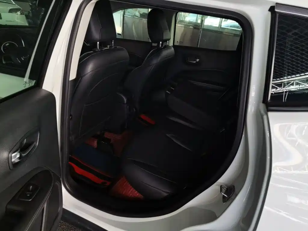 Jeep Compass — миниатюра 17