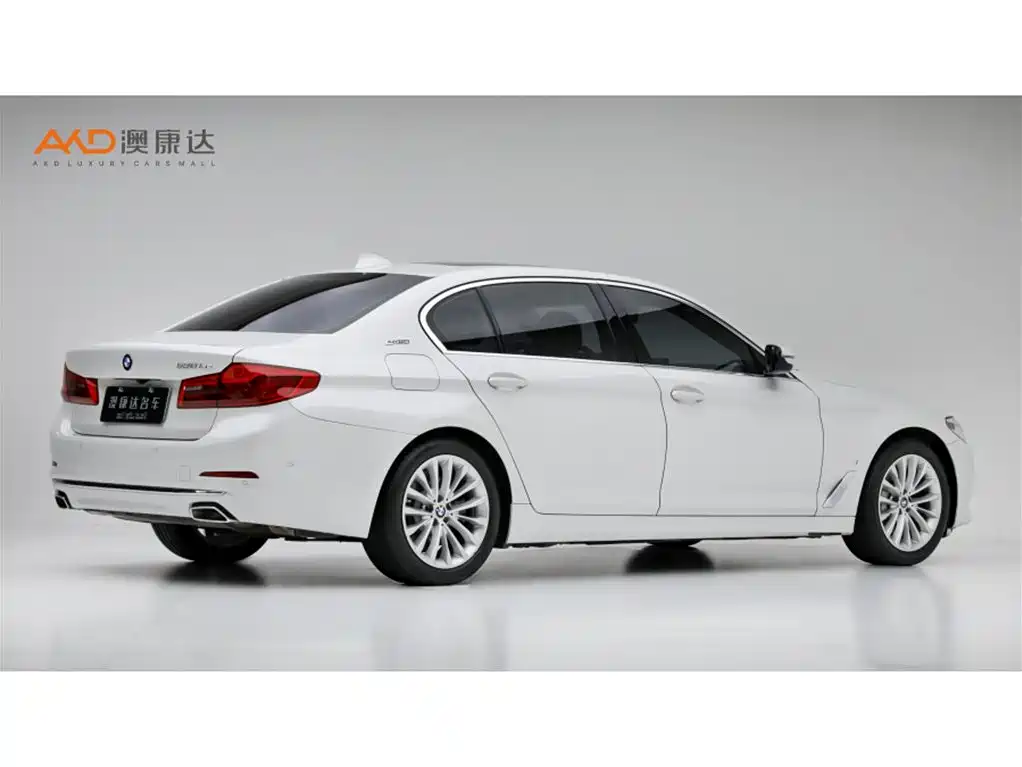 BMW 5 Series New Energy — миниатюра 3