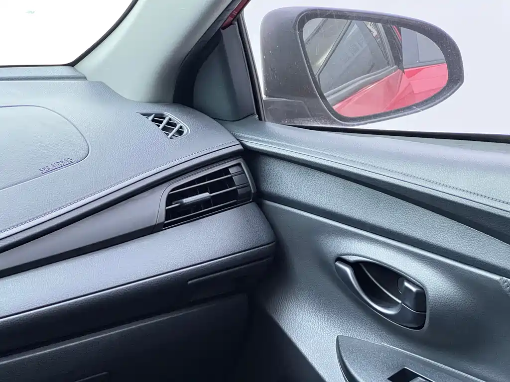 TOYOTA YARIS L ZHIXUAN