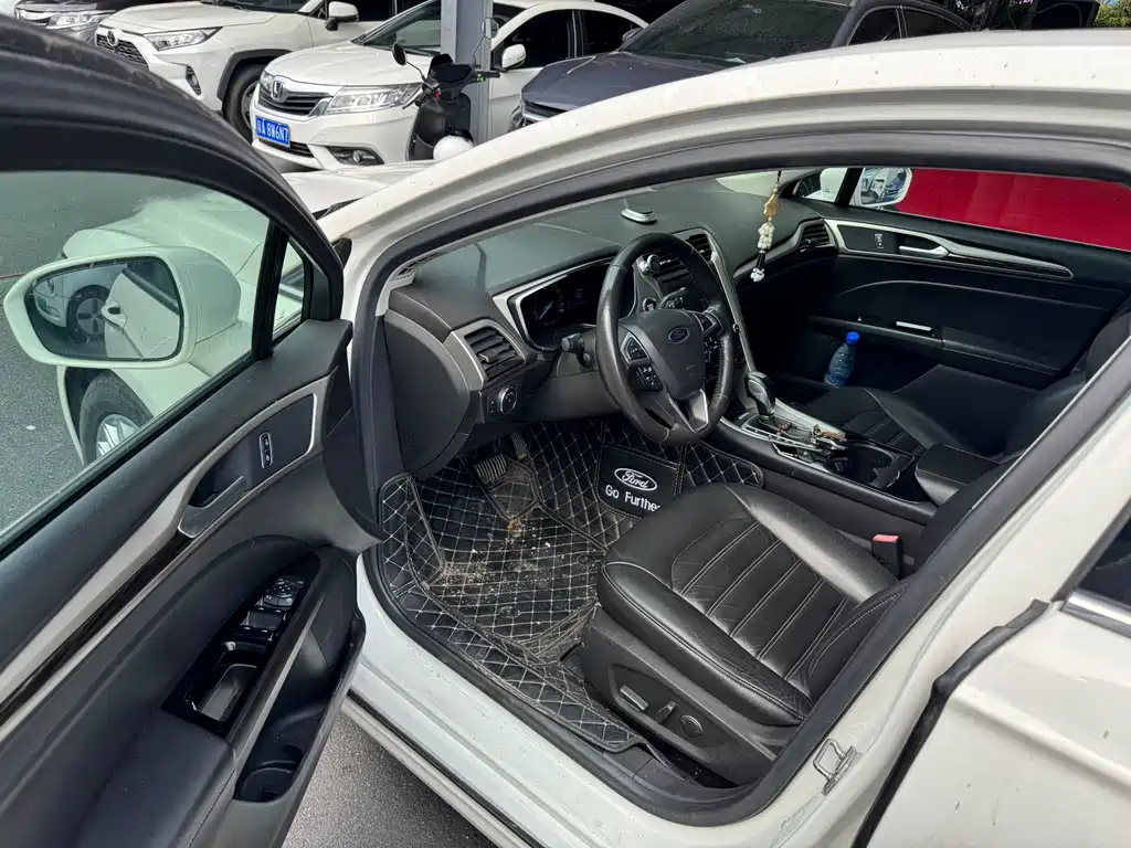 Ford Mondeo 2013 2.0L GTDi200 Luxury