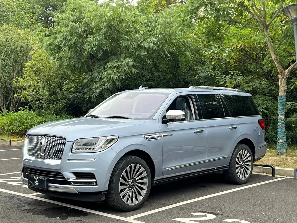 Lincoln Navigator