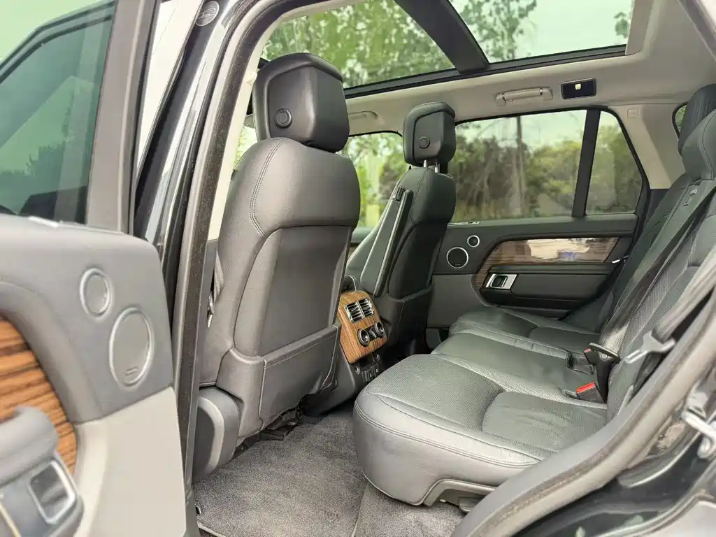 Land Rover Range Rover — миниатюра 6