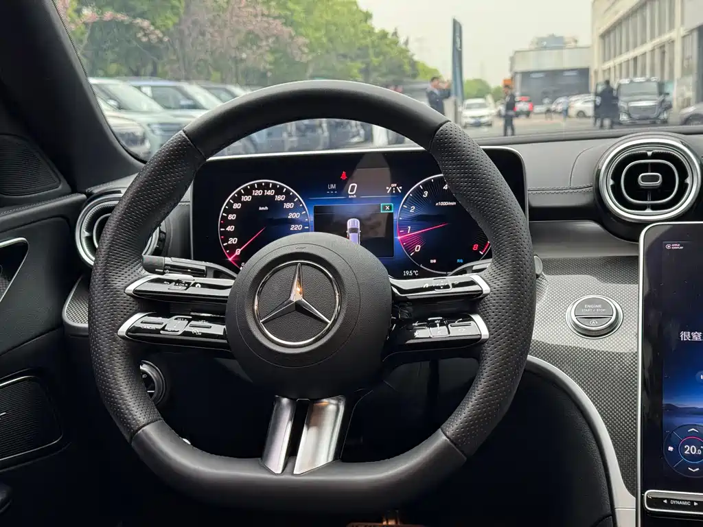Mercedes-Benz C-Class — миниатюра 10