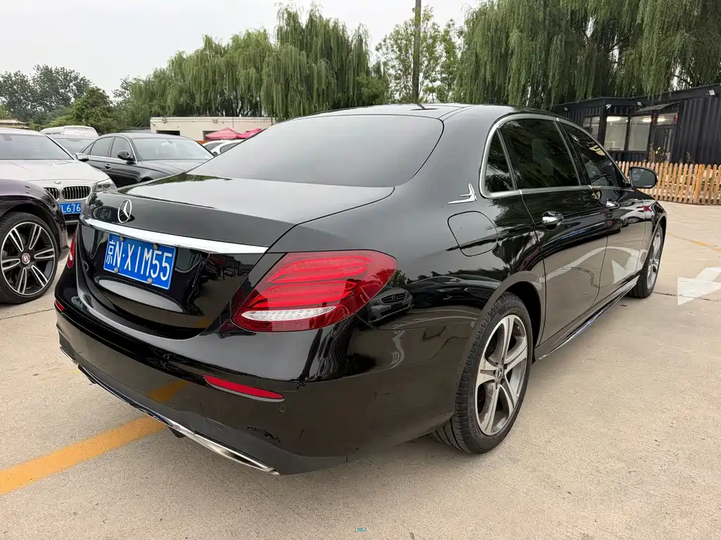 Mercedes-Benz E-Class — миниатюра 4