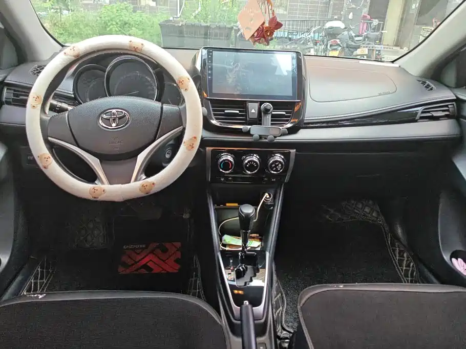 Toyota Yaris L — миниатюра 12