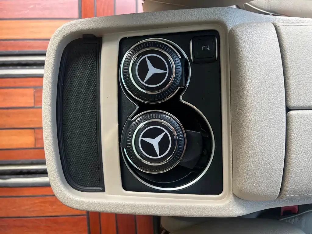 Mercedes-Benz V-Class — миниатюра 10