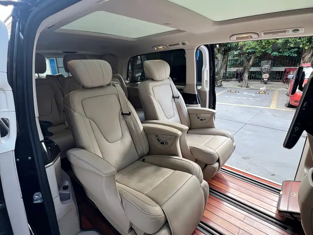 Mercedes-Benz V-Class — миниатюра 11