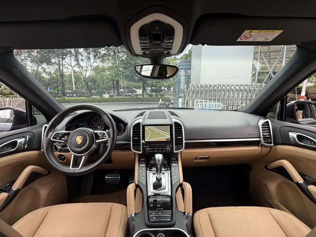 Porsche Cayenne — миниатюра 9