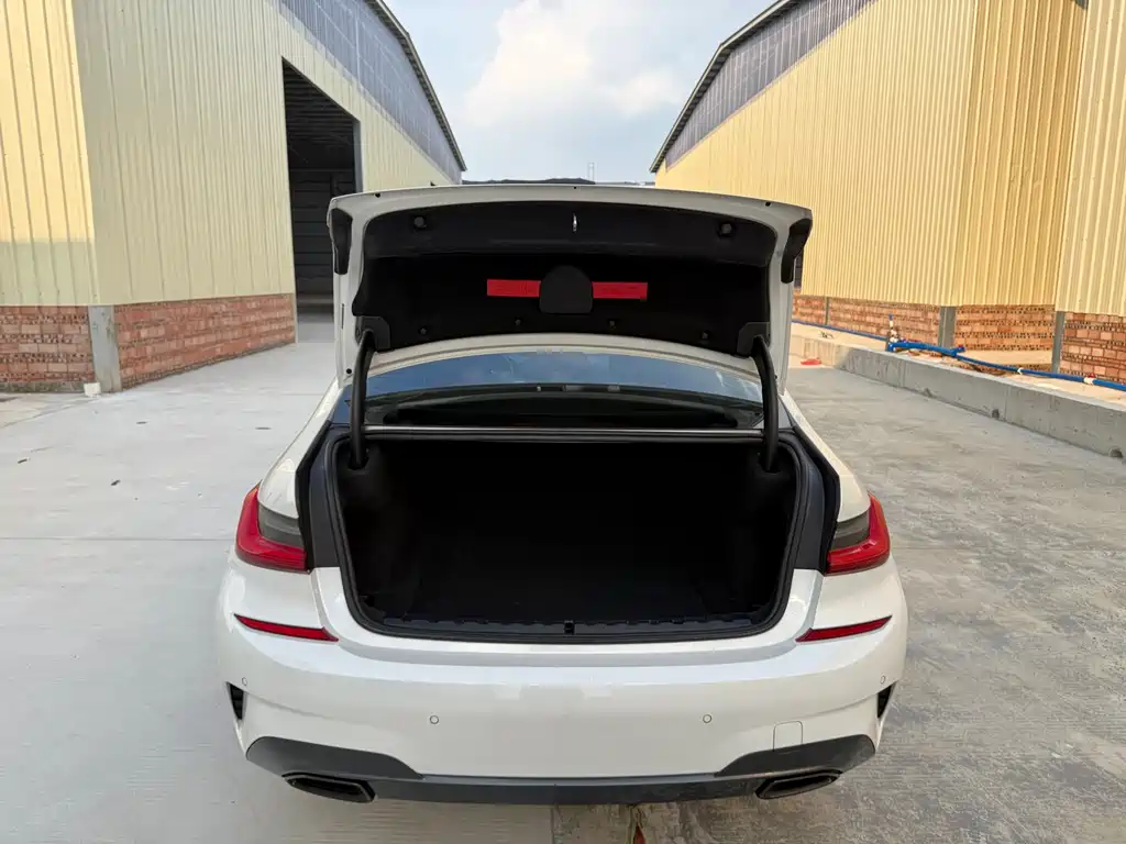 BMW 3 Series — миниатюра 11
